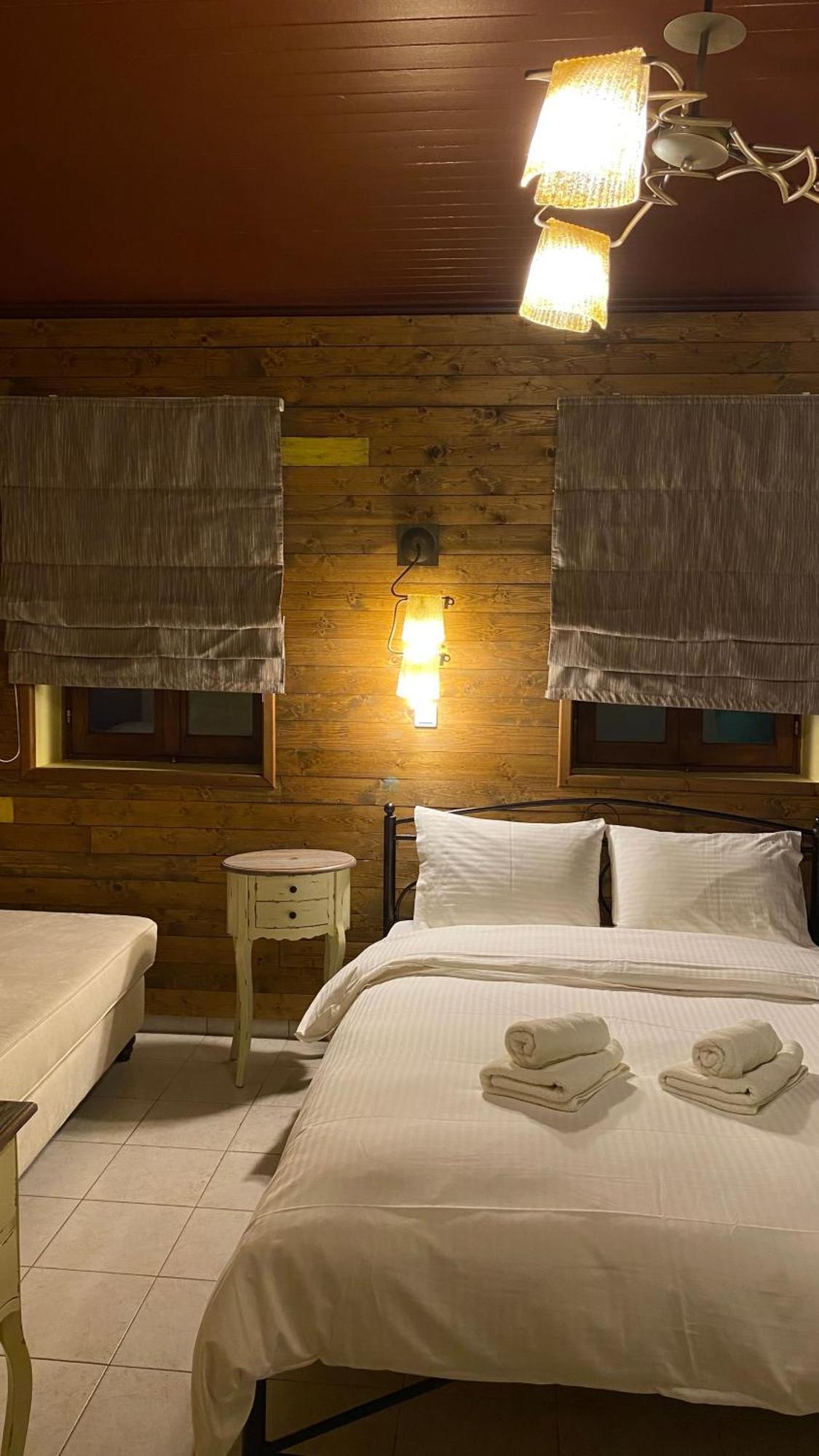 Ikojenia Traditional Lodge Pápingo Eksteriør bilde